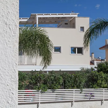 Dimora Nesea Bed & Breakfast Cozze